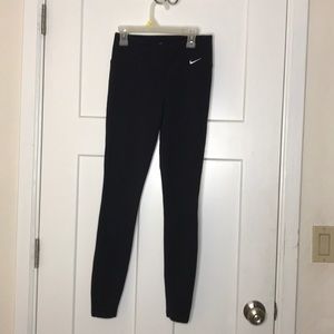 Black Nike leggings